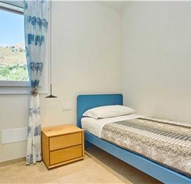 3 bedroom villa with infinity pool and jacuzzi, Scopello, sleeps 5-6